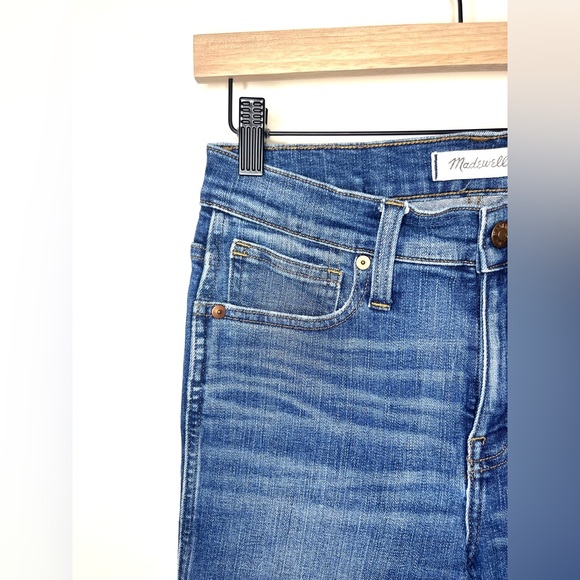 MADEWELL 9” High Rise Skinny Raw Hem Slightly Distressed Jeans | 26 - Picture 13 of 13
